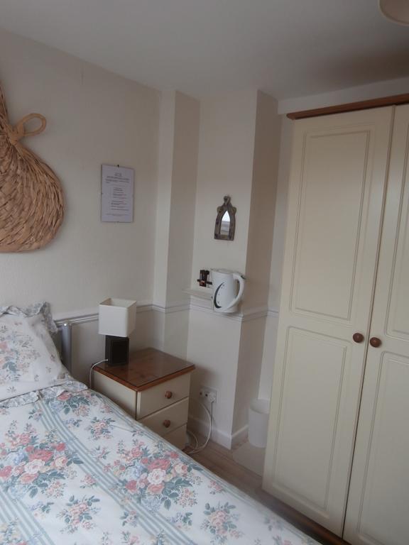 Trevu House Hotel Falmouth Room photo