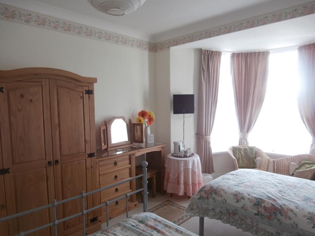 Trevu House Hotel Falmouth Room photo